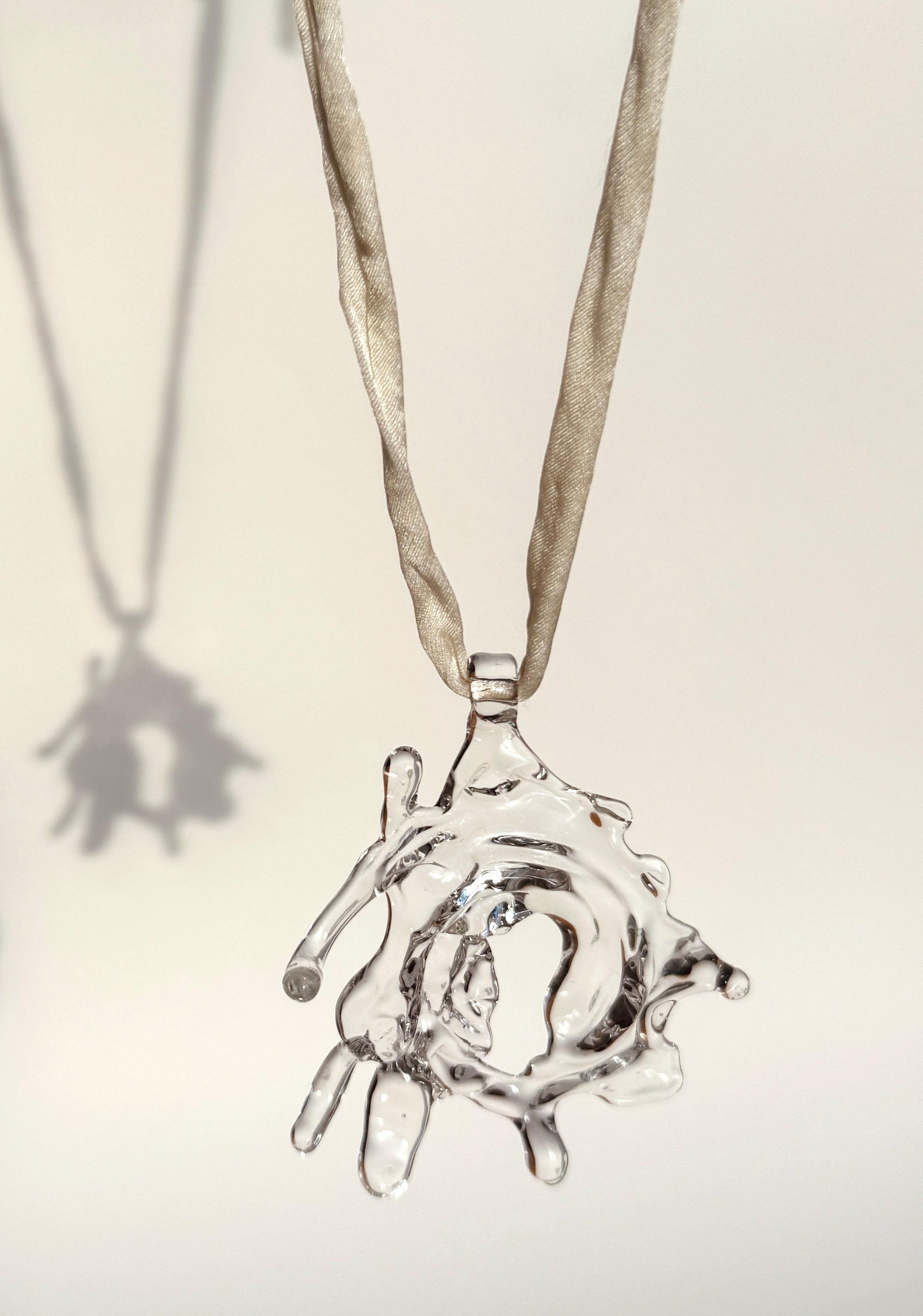 SOLEIL CRISTAL NECKLACE